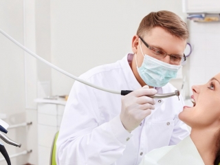 Cạo vôi răng và chăm sóc định kỳ – Bảo vệ sức khỏe răng miệng cùng Nha khoa Ân Đức